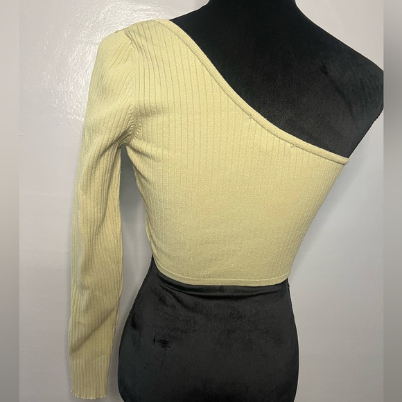 🌻Forever 21- Size small. Crop top. Open to offers!🌻 - Picture 3 of 4